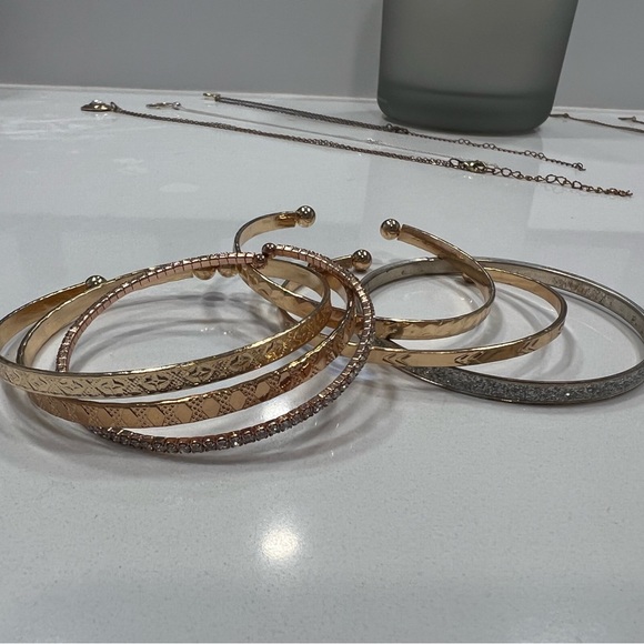 Bundle of Bangles - Picture 2 of 3